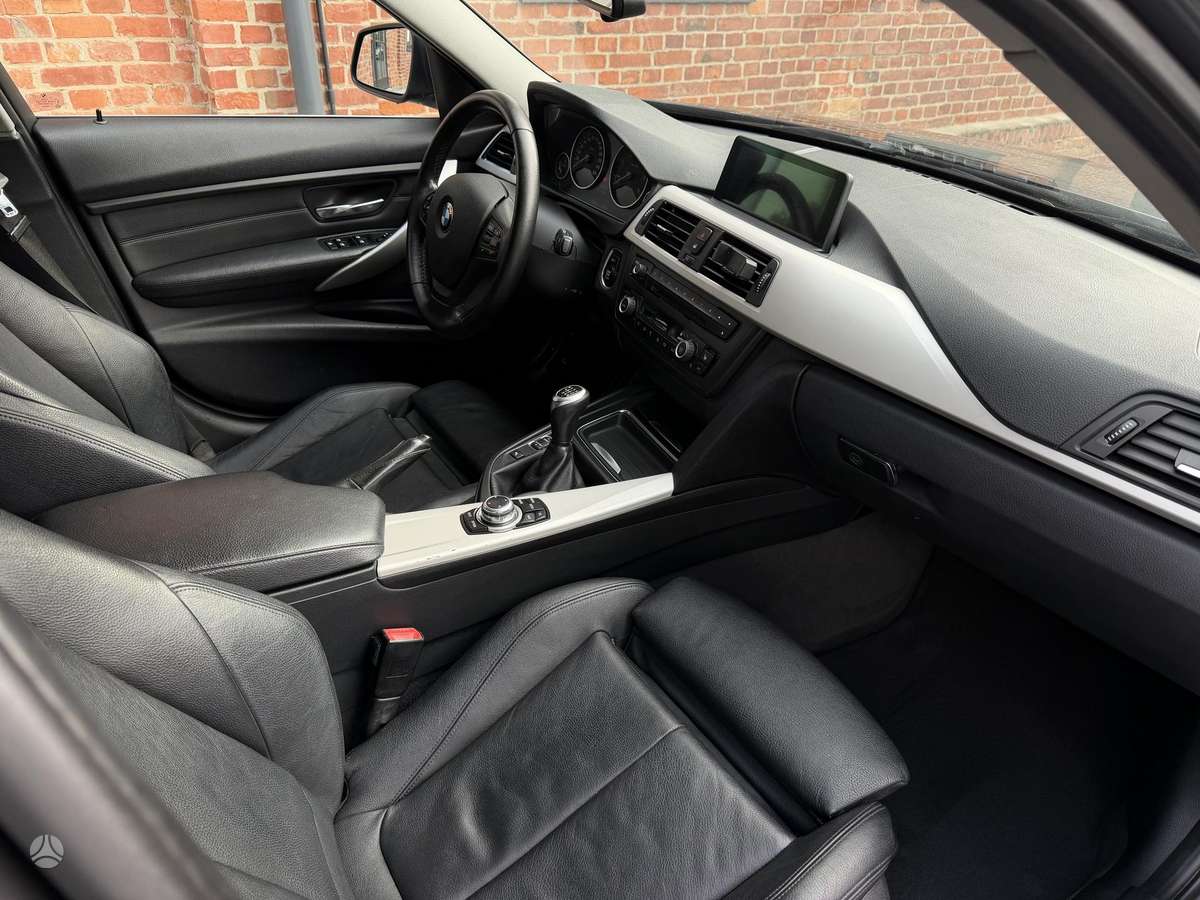 BMW 320 2013 — photo 13