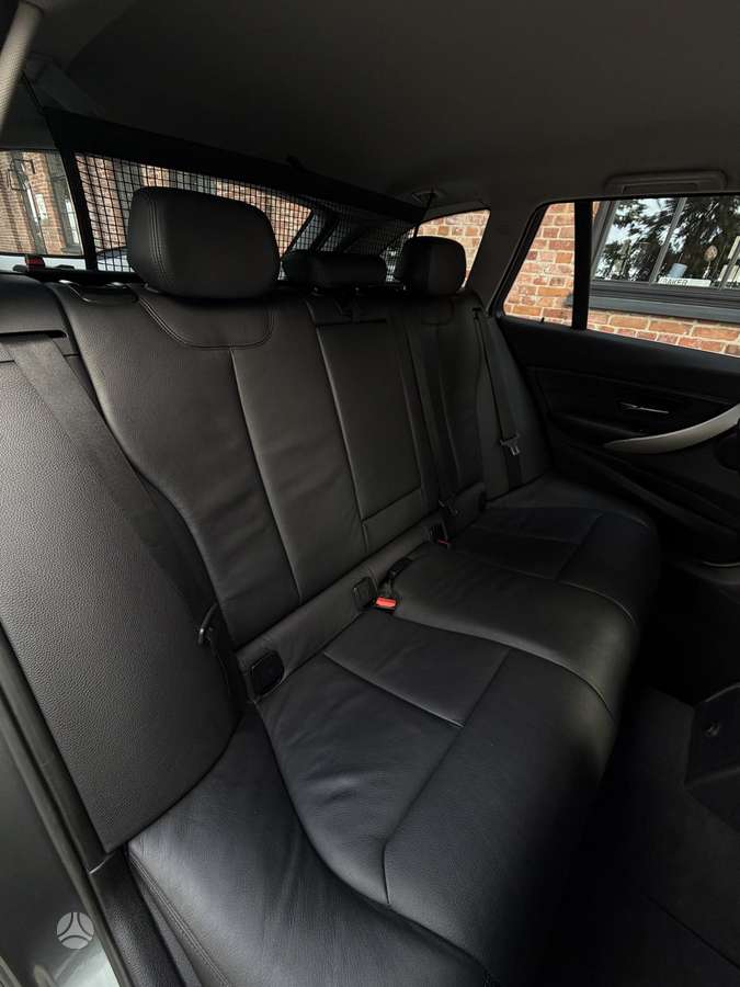 BMW 320 2013 — photo 16