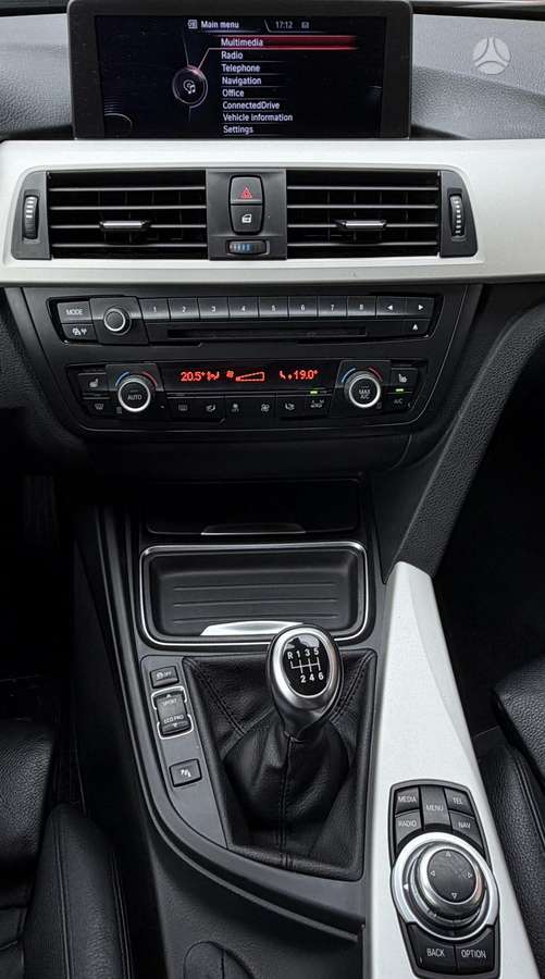 BMW 320 2013 — photo 19