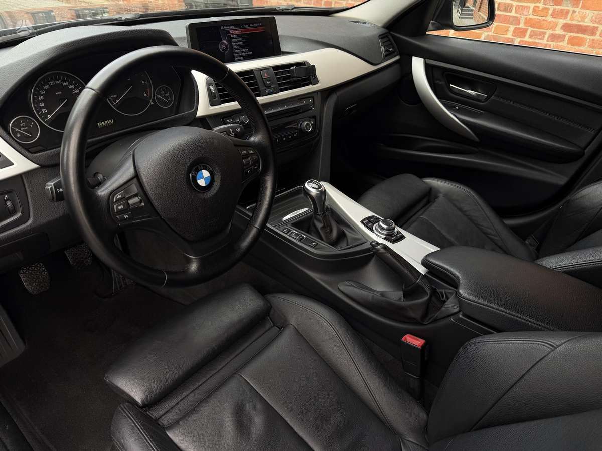 BMW 320 2013 — photo 9