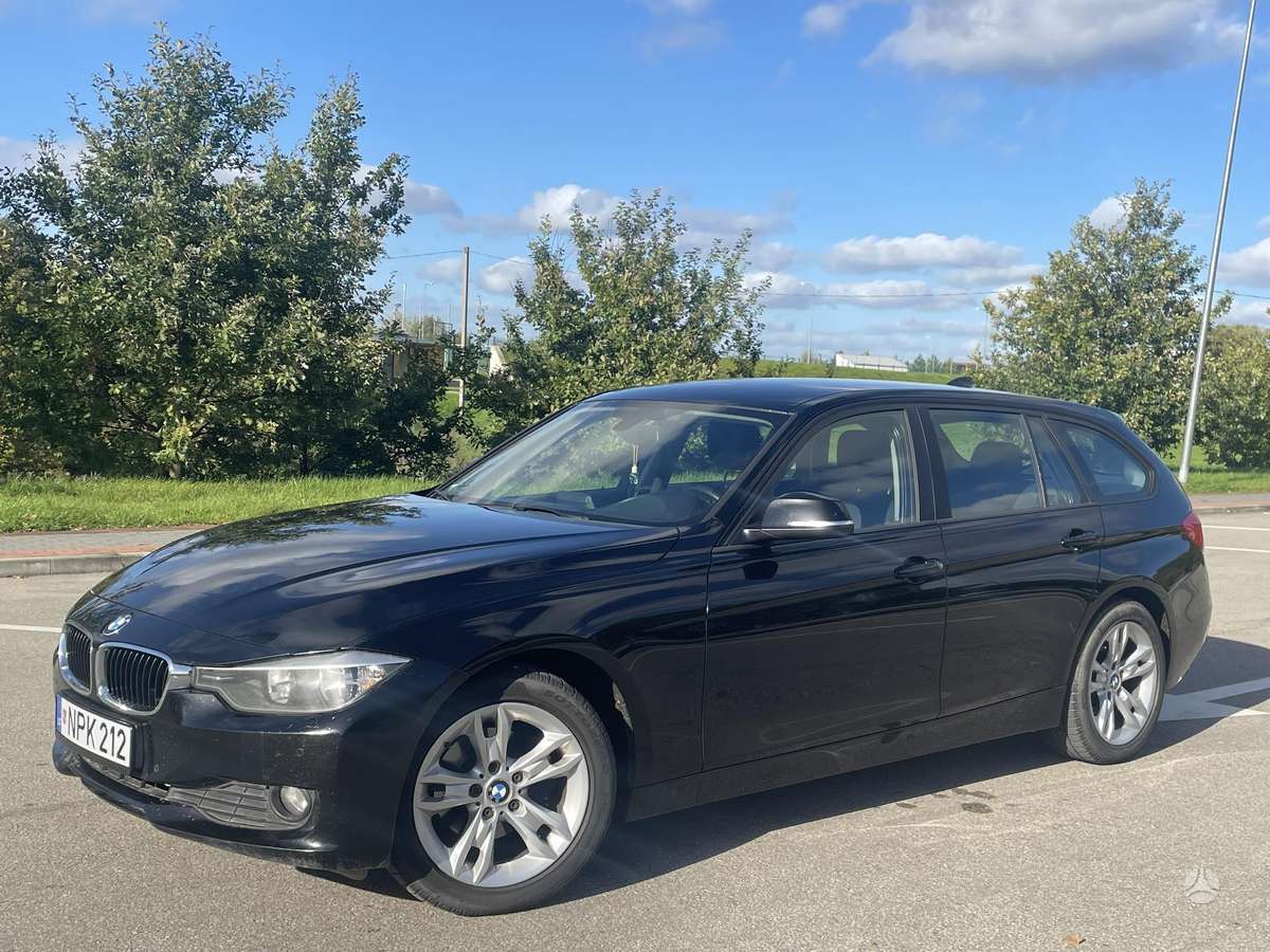 BMW 316 2012 — interior
