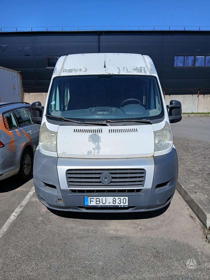 Fiat Ducato 2010 — rear view
