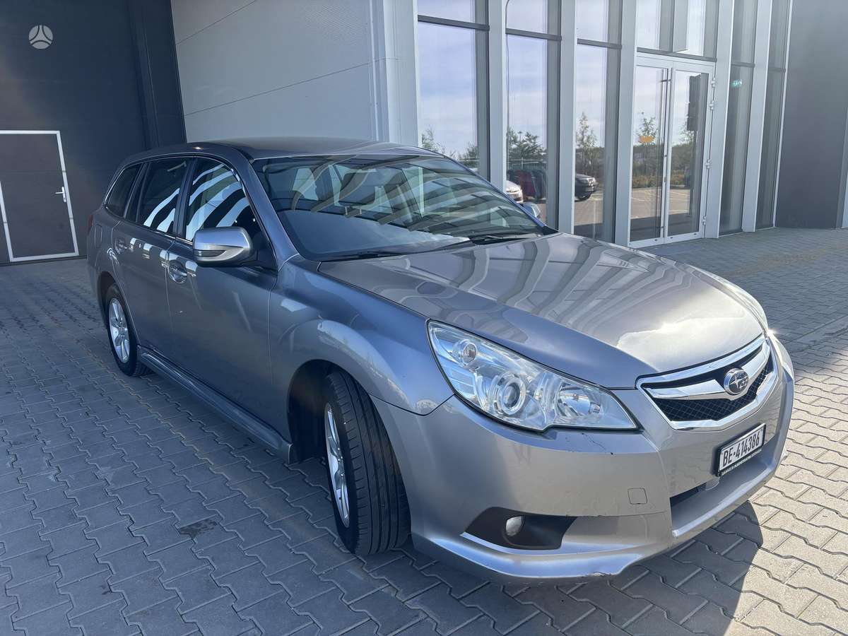 Subaru Legacy 2010 — rear view