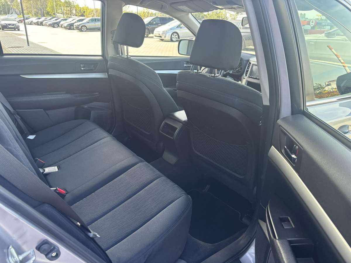 Subaru Legacy 2010 — photo 6
