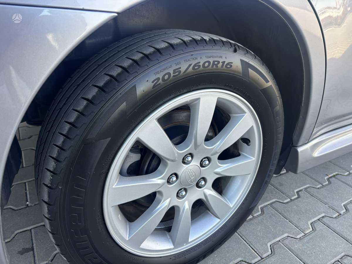 Subaru Legacy 2010 — photo 8