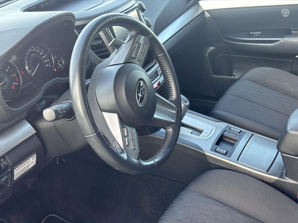 Subaru Legacy 2010 — photo 9