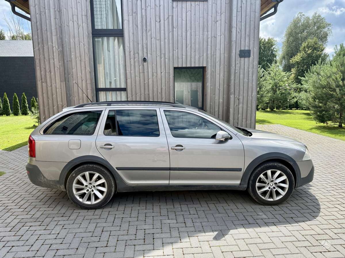Skoda Octavia 2008 — interior