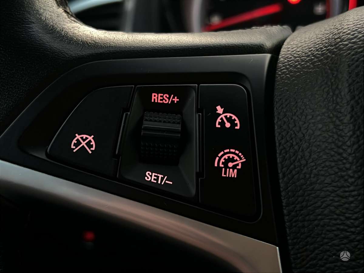 Opel Astra 2014 — photo 14