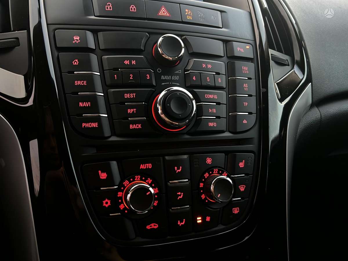 Opel Astra 2014 — photo 16