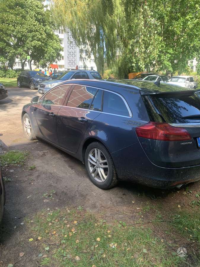 Opel Insignia 2009 — engine 1956 cm³, 110 HP (81kW)