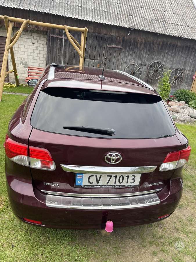 Toyota Avensis 2013 — photo 7