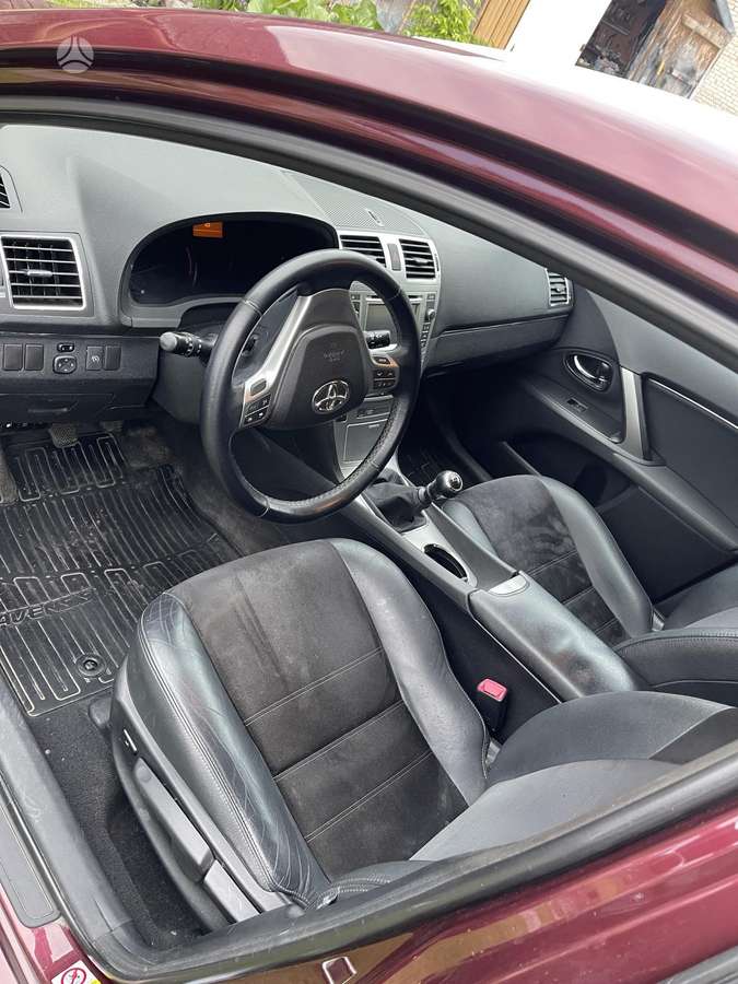 Toyota Avensis 2013 — photo 9