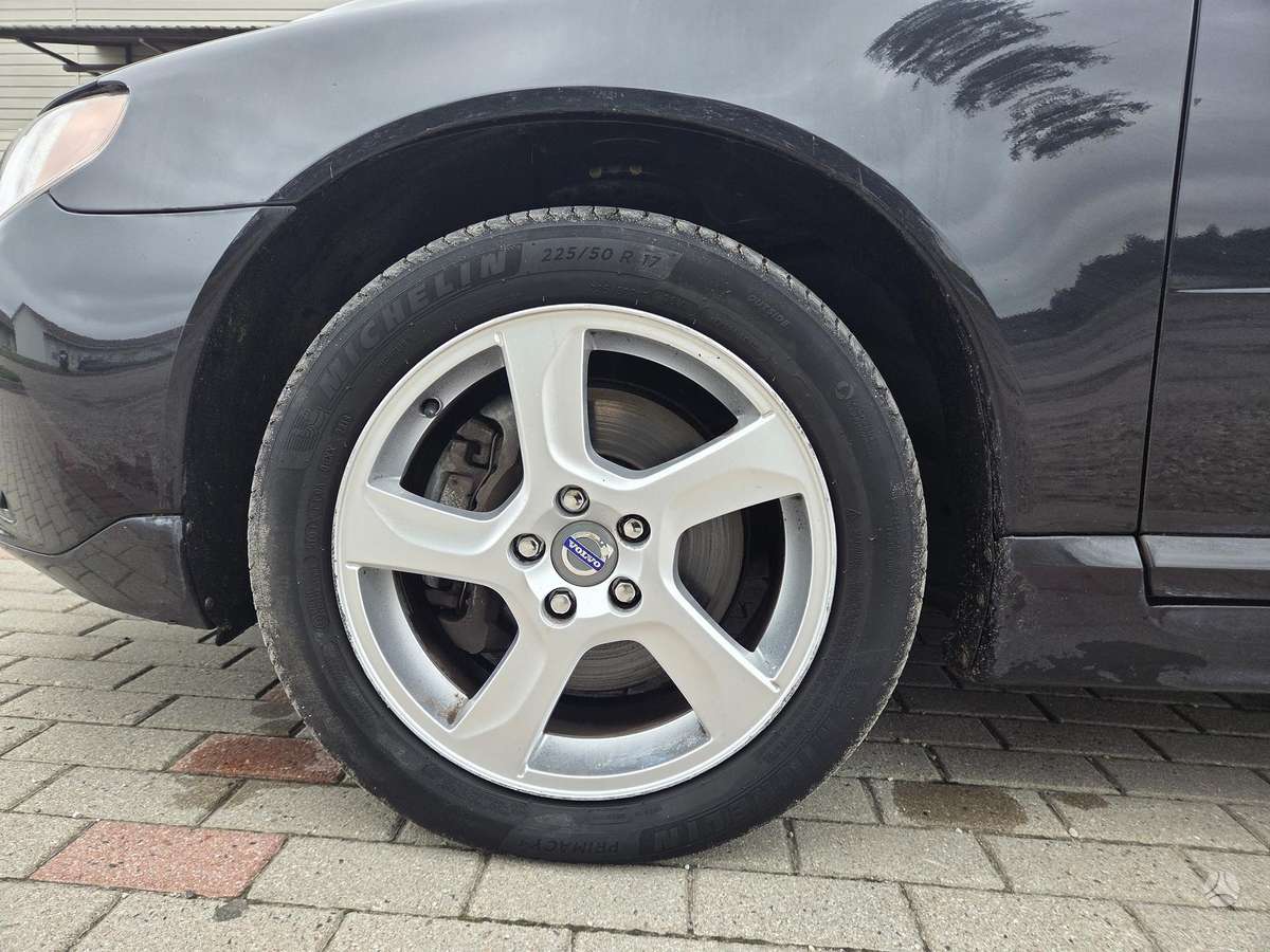 Volvo V70 2011 — photo 7