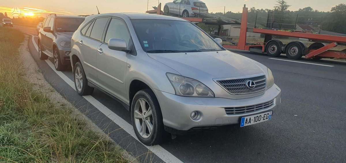 Lexus RX 2009 — двигун 3300 cm³, 211 HP (155kW)