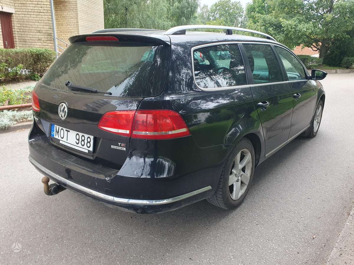Volkswagen Passat 2012 — interior