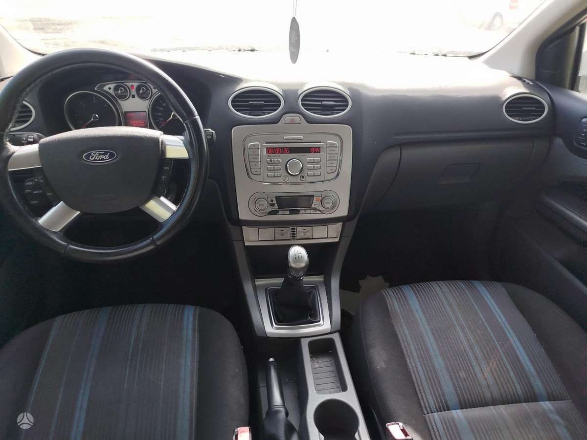 Ford Focus 2008 — photo 12