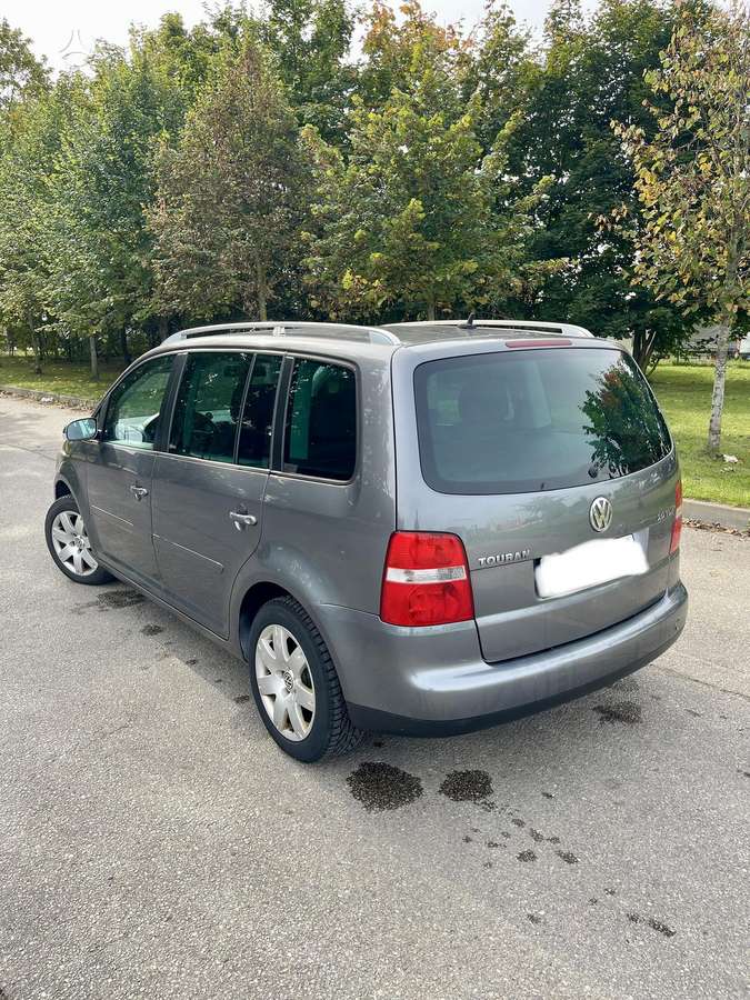 Volkswagen Touran 2005 — салон