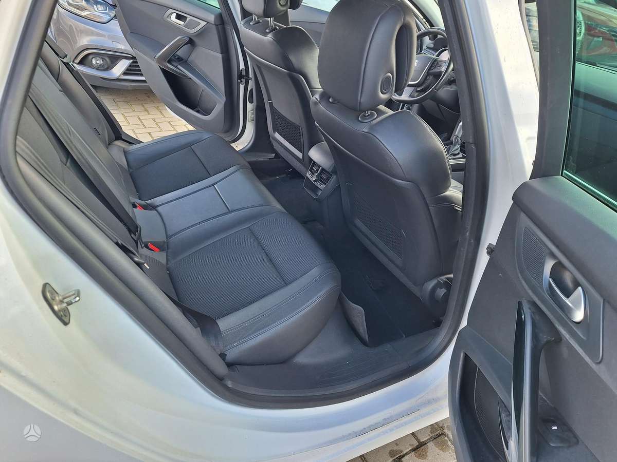 Peugeot 508 2015 — photo 13