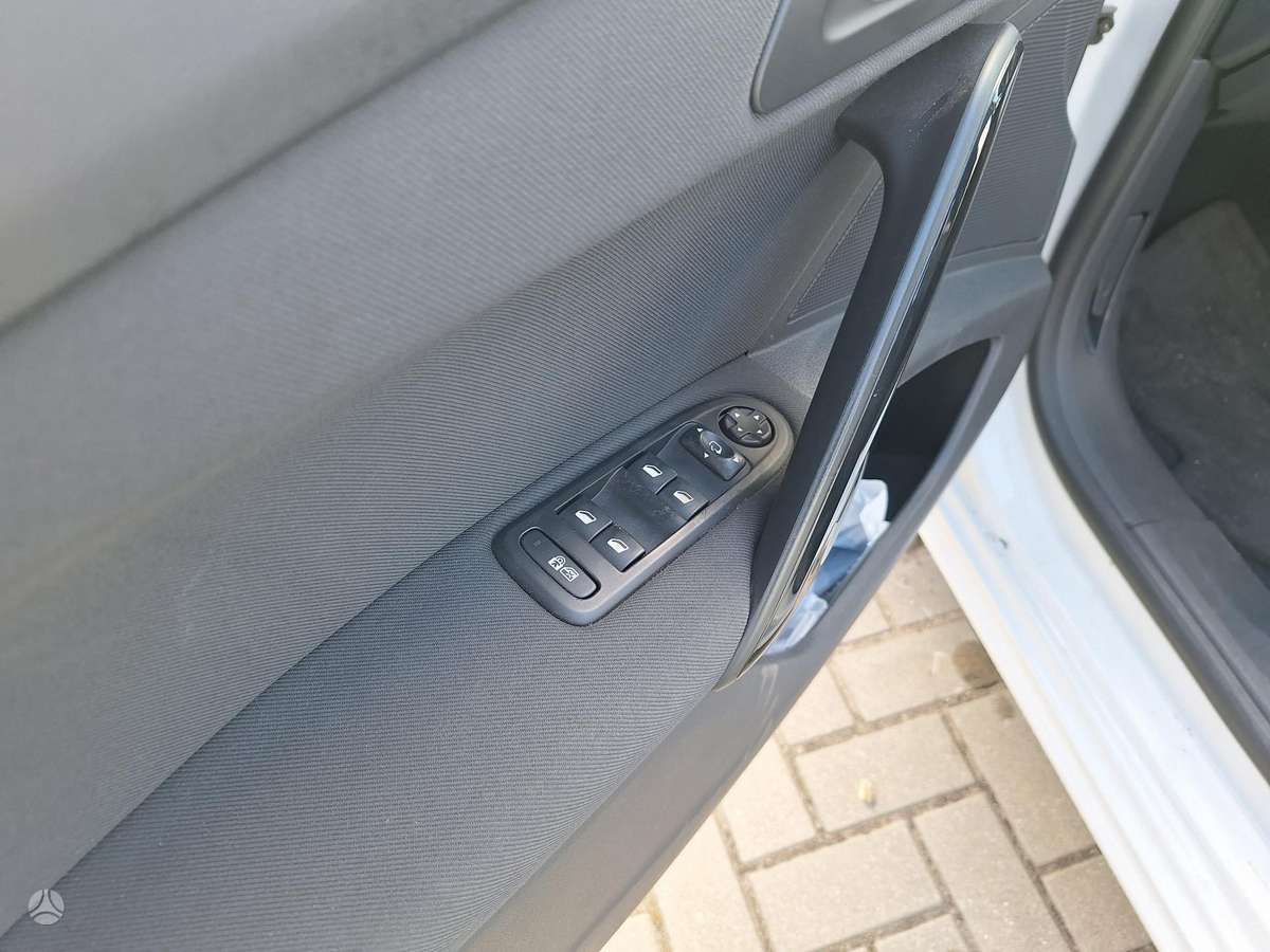 Peugeot 508 2015 — photo 16