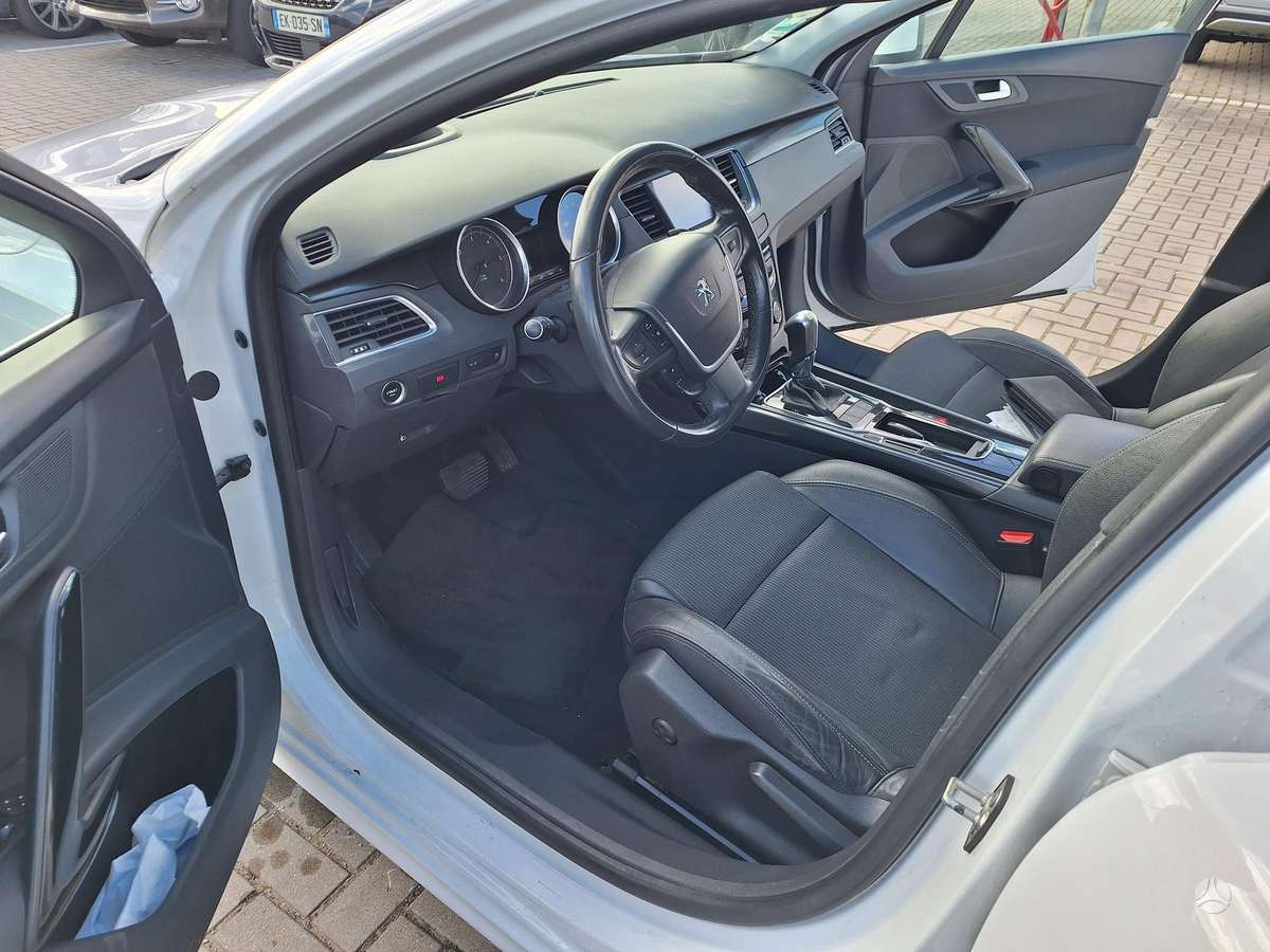 Peugeot 508 2015 — photo 17