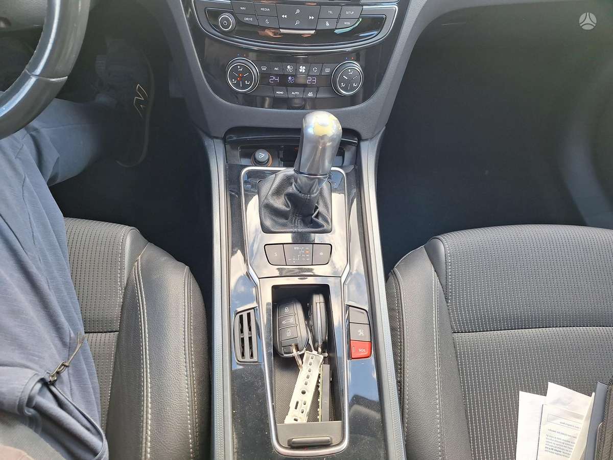 Peugeot 508 2015 — photo 23