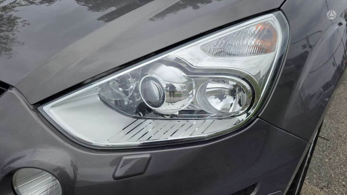Ford S-MAX 2012 — photo 12