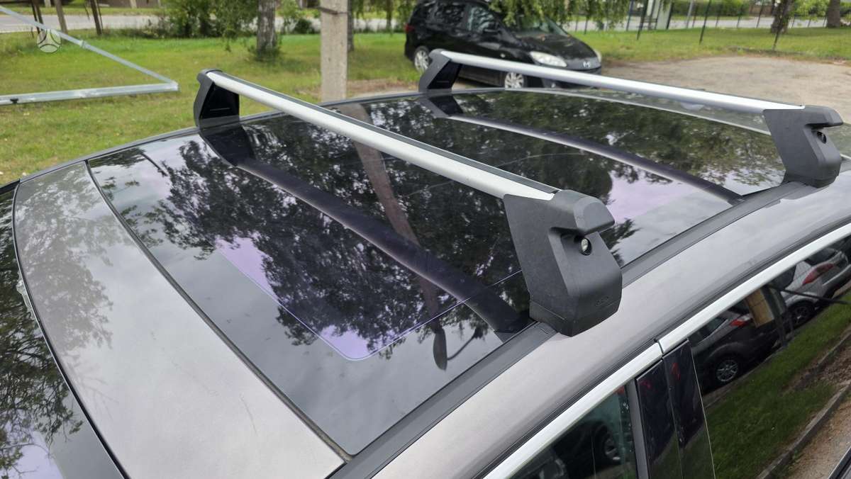 Ford S-MAX 2012 — photo 16
