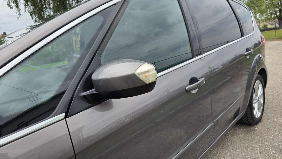 Ford S-MAX 2012 — photo 17