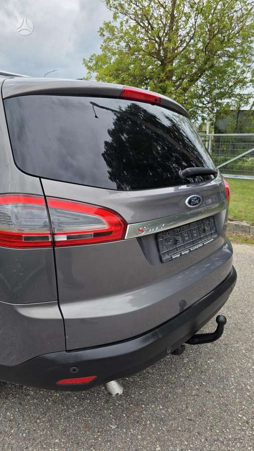 Ford S-MAX 2012 — photo 18