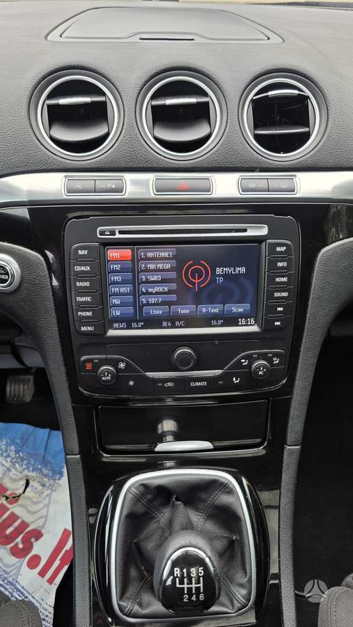 Ford S-MAX 2012 — photo 21