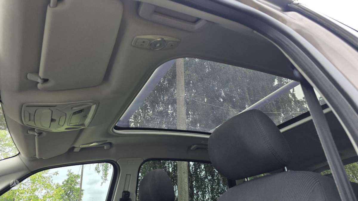Ford S-MAX 2012 — photo 26