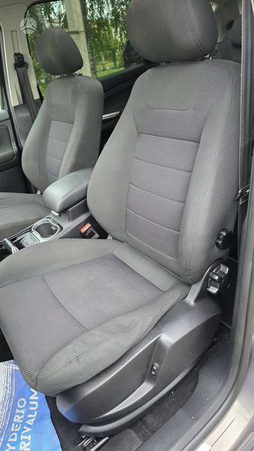 Ford S-MAX 2012 — photo 27