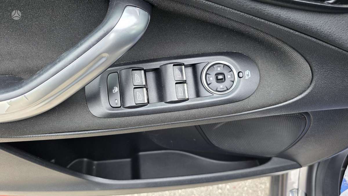 Ford S-MAX 2012 — photo 29
