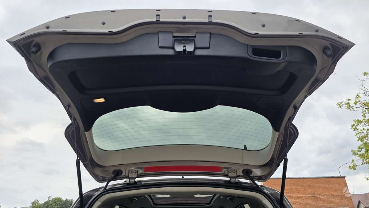 Ford S-MAX 2012 — photo 36
