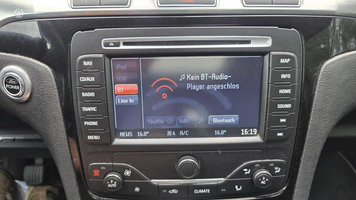 Ford S-MAX 2012 — photo 39