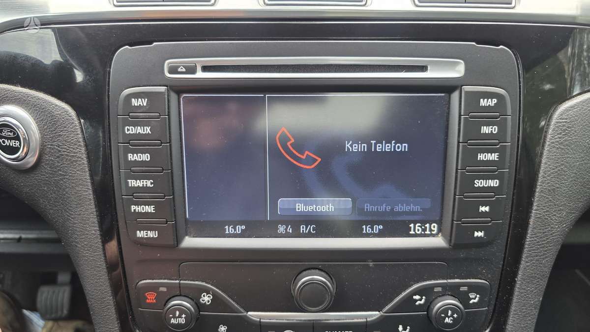 Ford S-MAX 2012 — photo 40