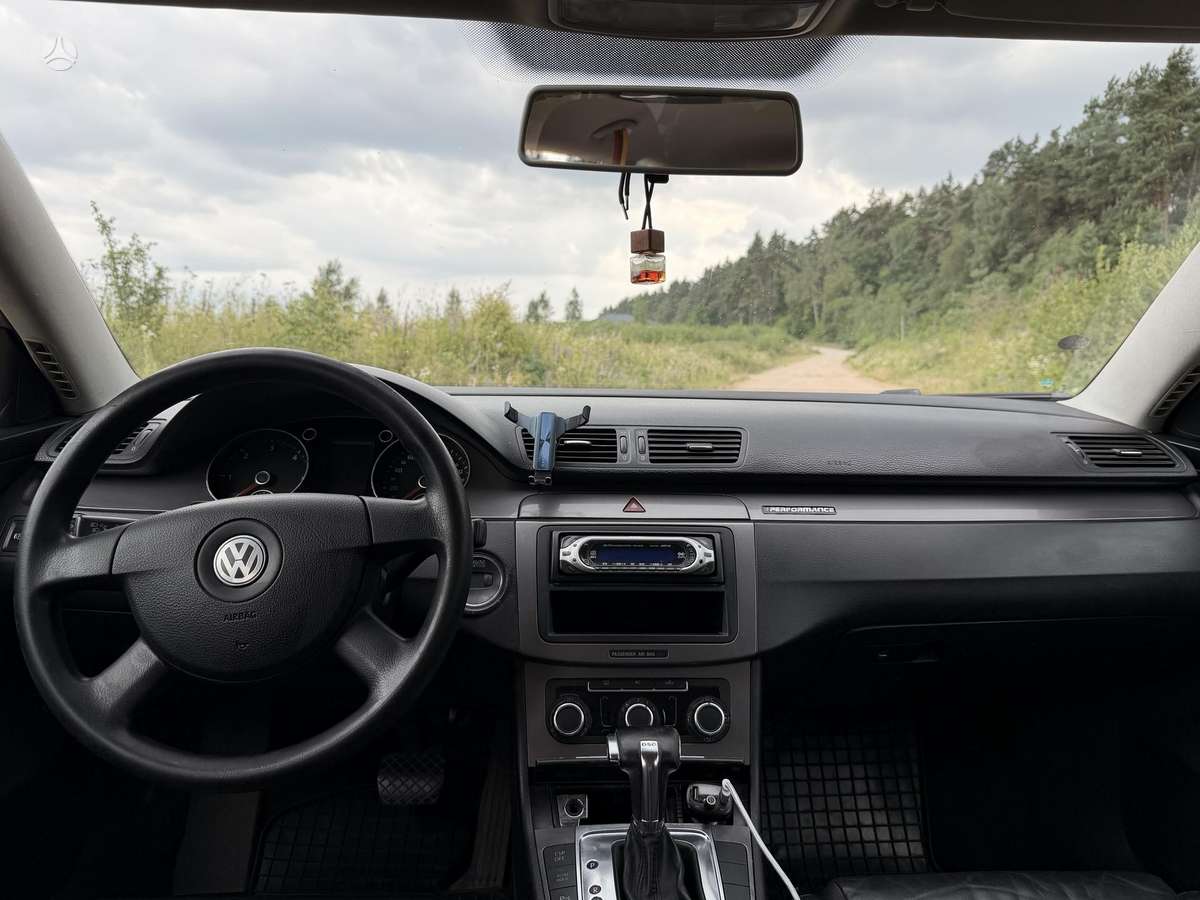 Volkswagen Passat 2010 — photo 10