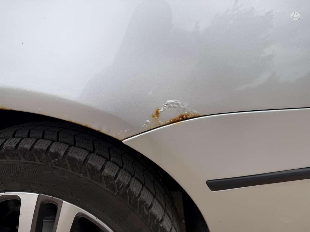 Volkswagen Passat 2010 — photo 13