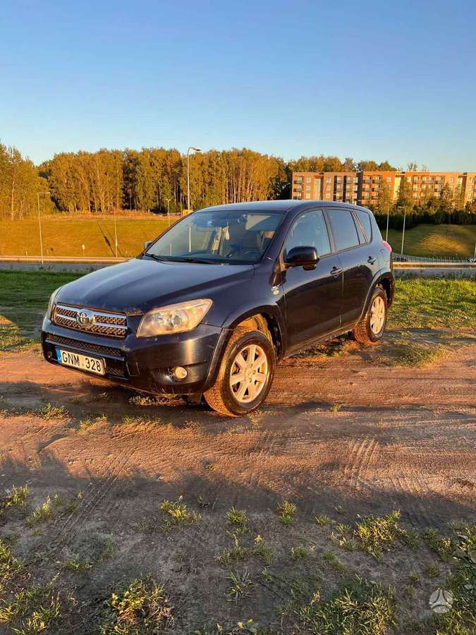 Toyota RAV4 2006 — вигляд ззаду