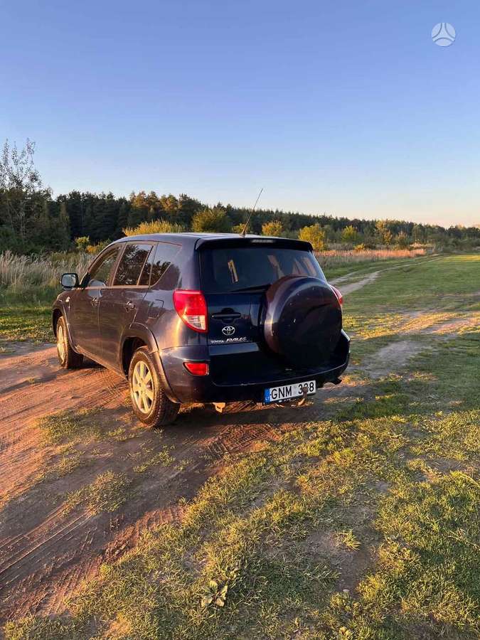 Toyota RAV4 2006 — салон