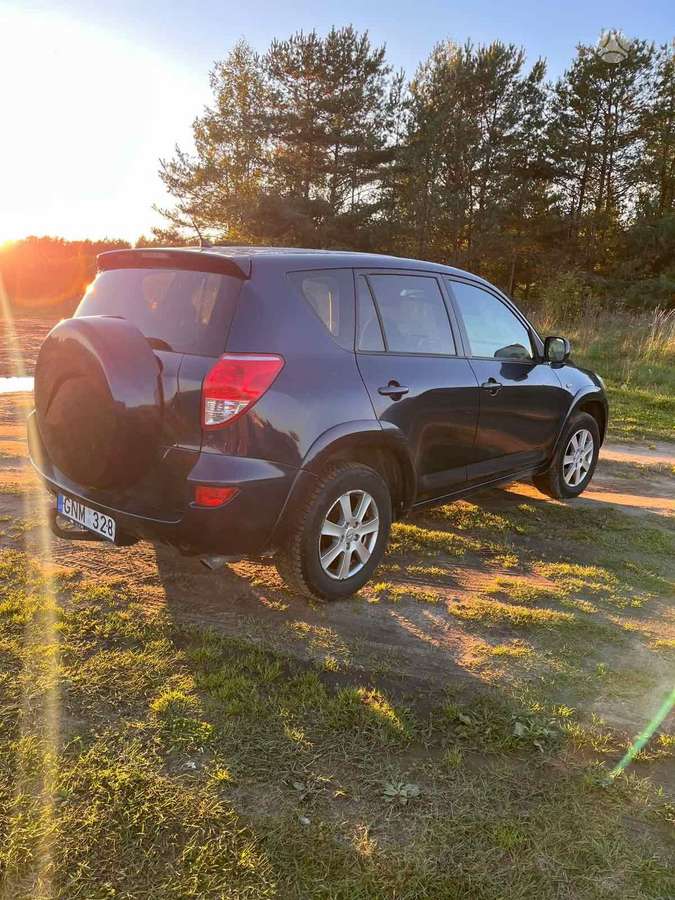 Toyota RAV4 2006 — двигун 2231 cm³, 177 HP (130kW)