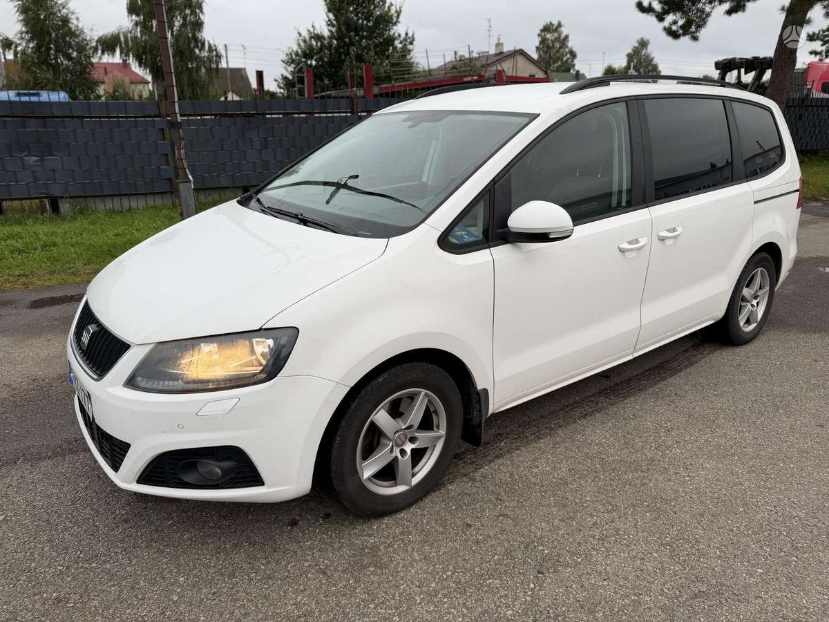 Seat Alhambra 2013 — photo 10