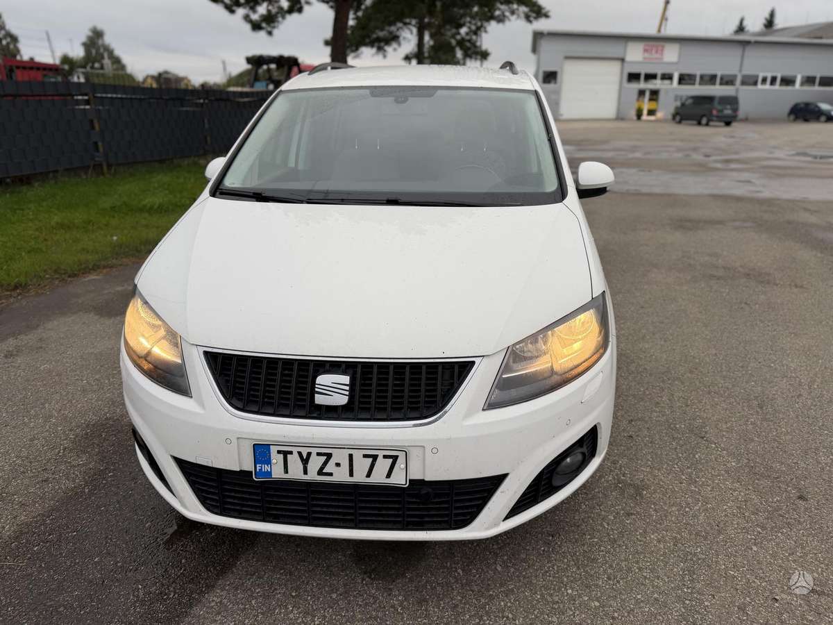 Seat Alhambra 2013 — photo 11