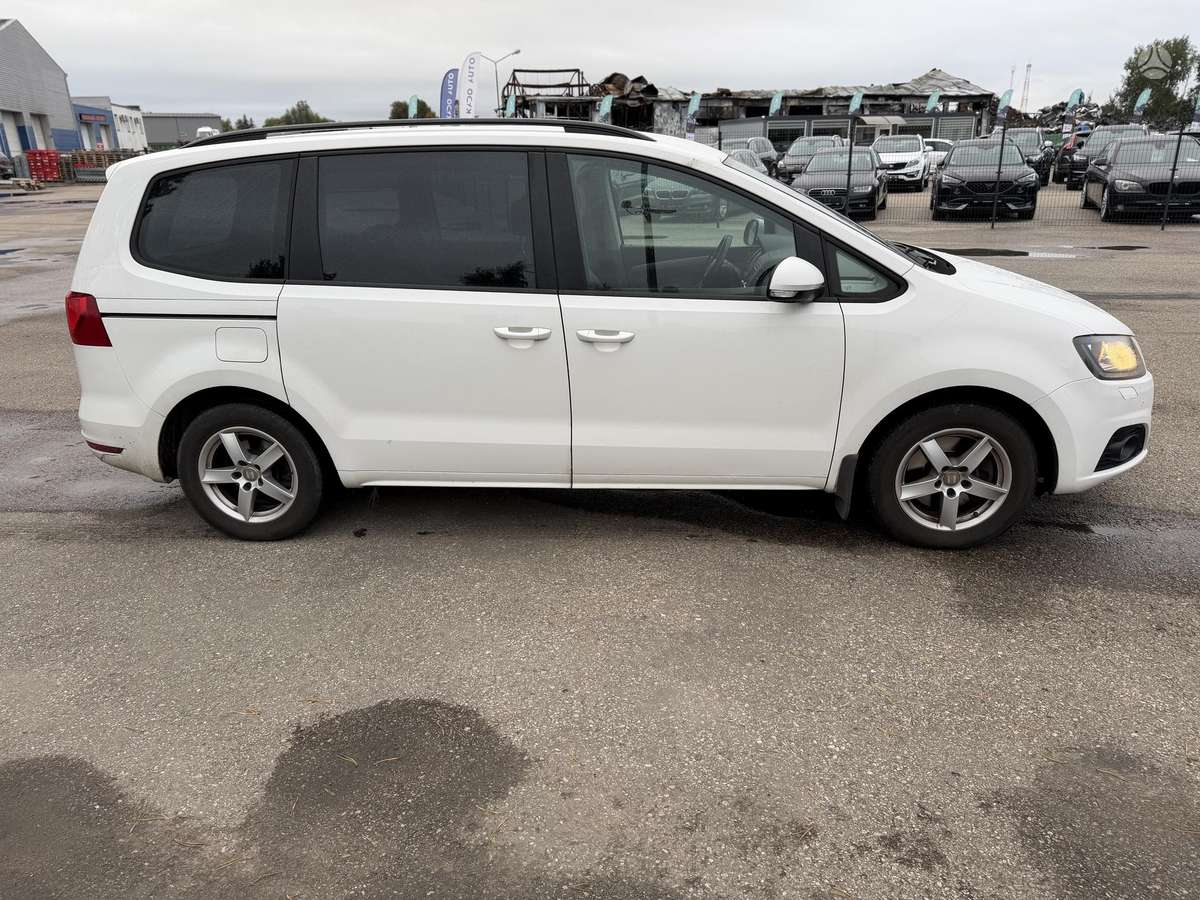 Seat Alhambra 2013 — photo 12