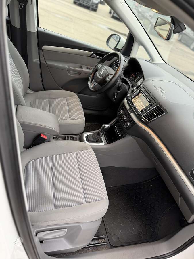 Seat Alhambra 2013 — photo 13
