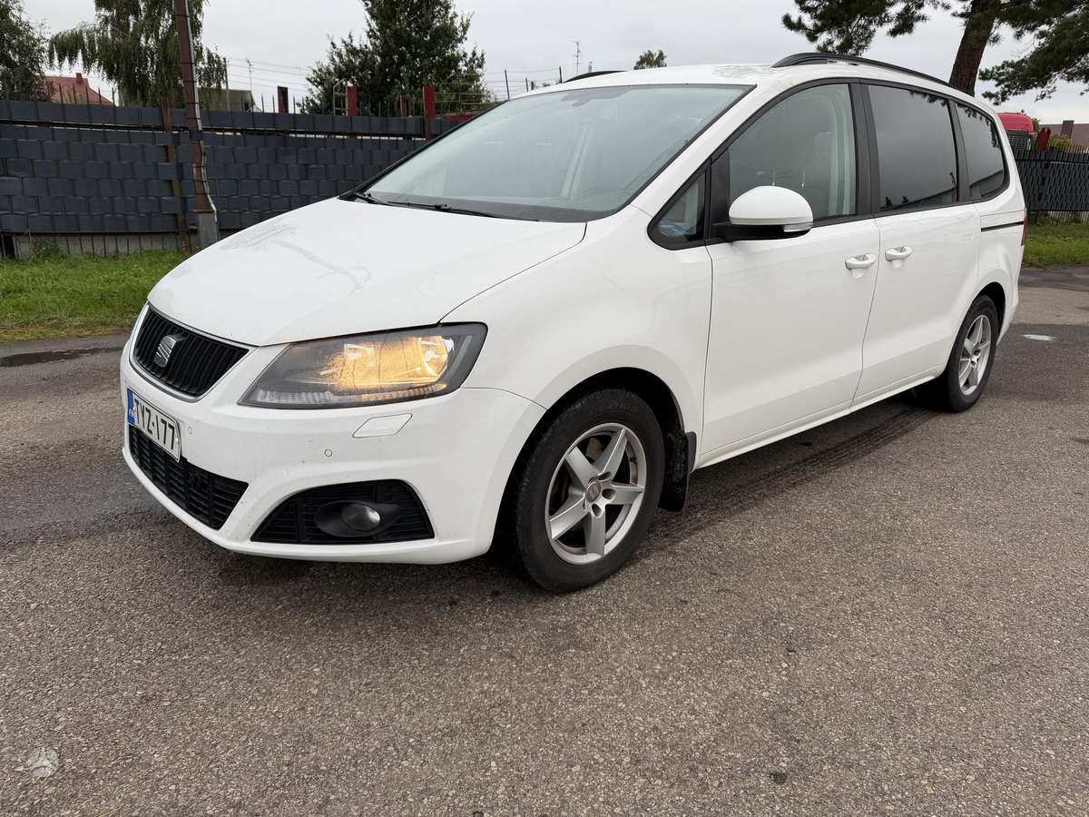 Seat Alhambra 2013 — rear view