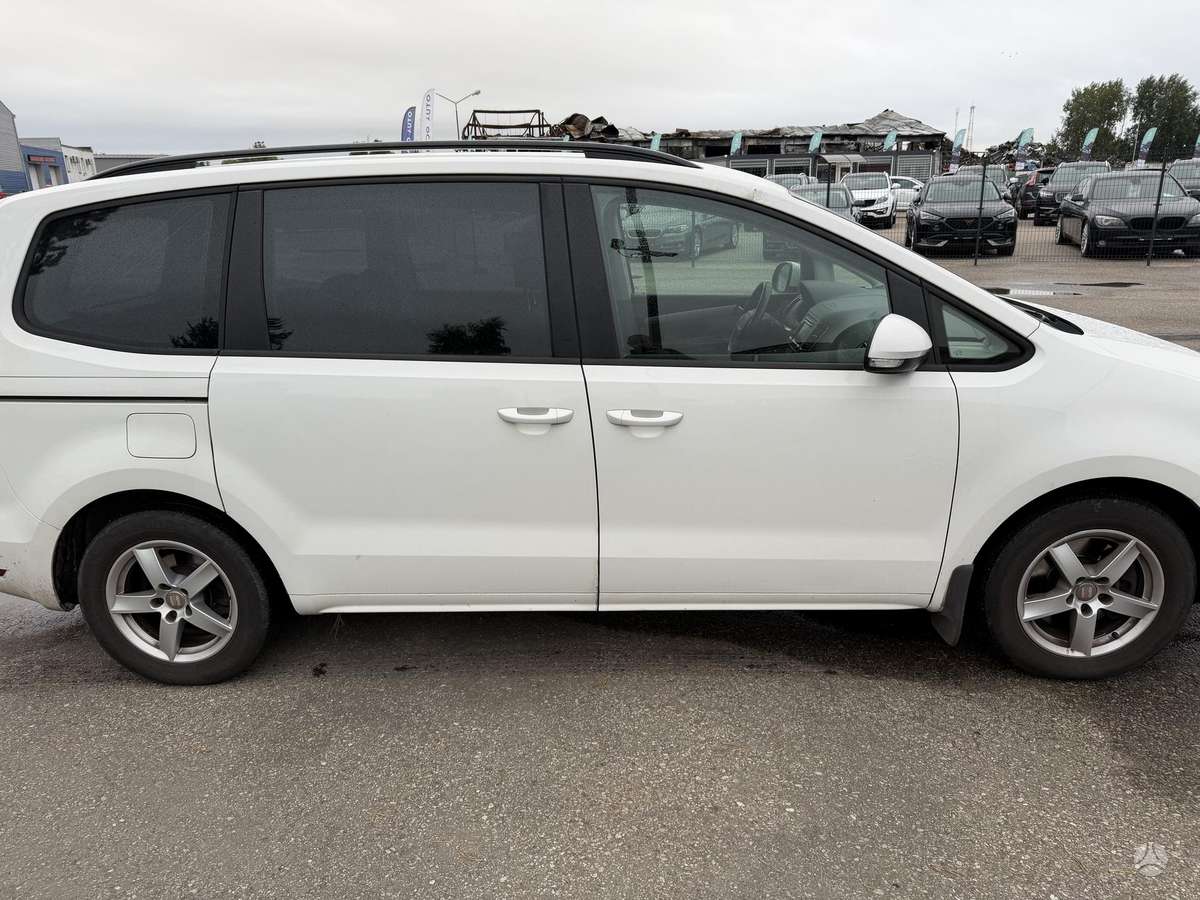 Seat Alhambra 2013 — photo 5