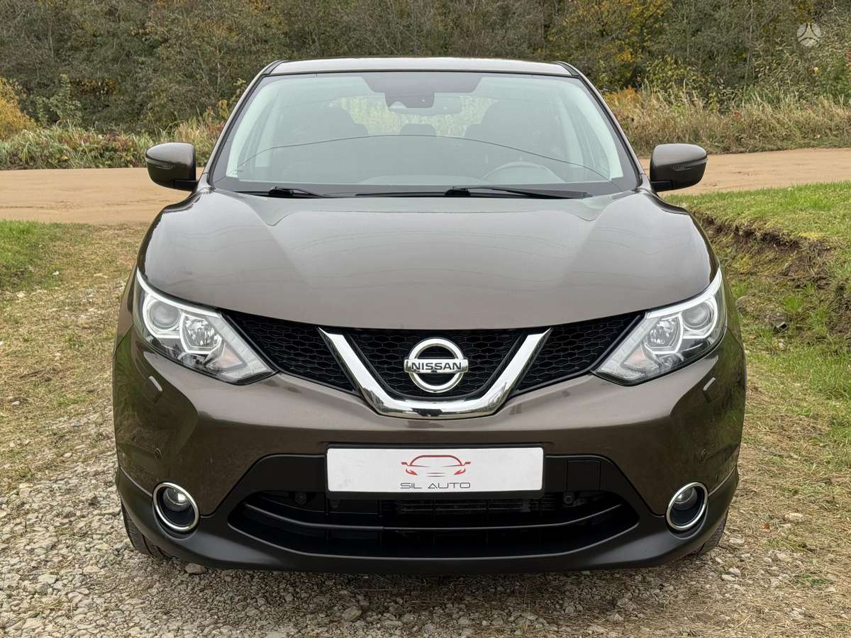 Nissan Qashqai 2015 — interior