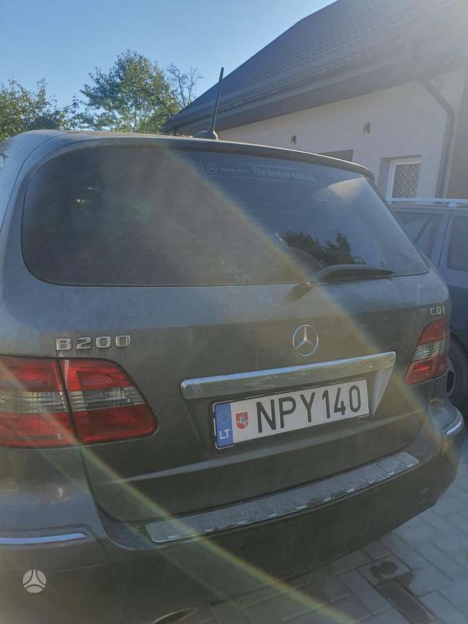 Mercedes-Benz B200 2010 — photo 6