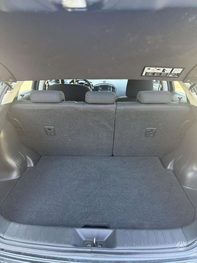 Nissan Juke 2012 — photo 8